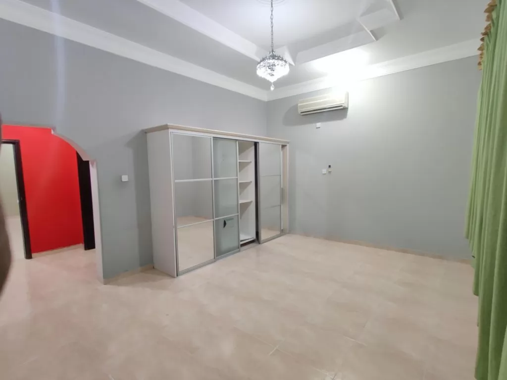 Жилой Готовая недвижимость 1 спальня Н/Ф Квартира  в аренду в Аль-Садд , Доха #11013 - 1  image 